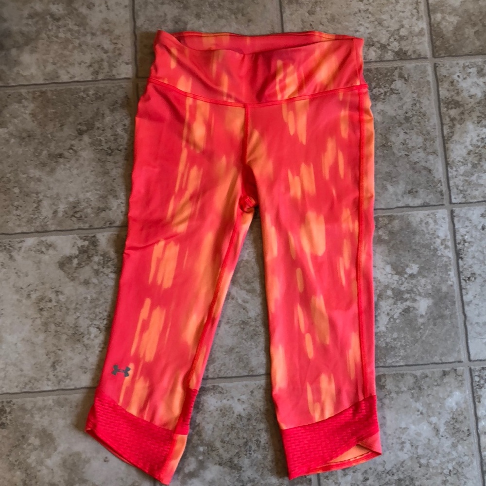 Adorable Under Armour crop leggings